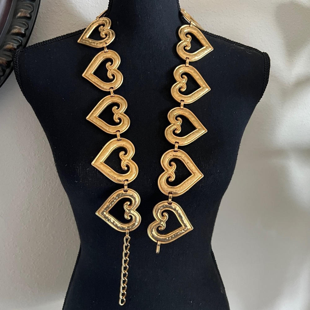 ESCADA Women’s Gold Tone Metal Heart Chainlink Belt Vintage